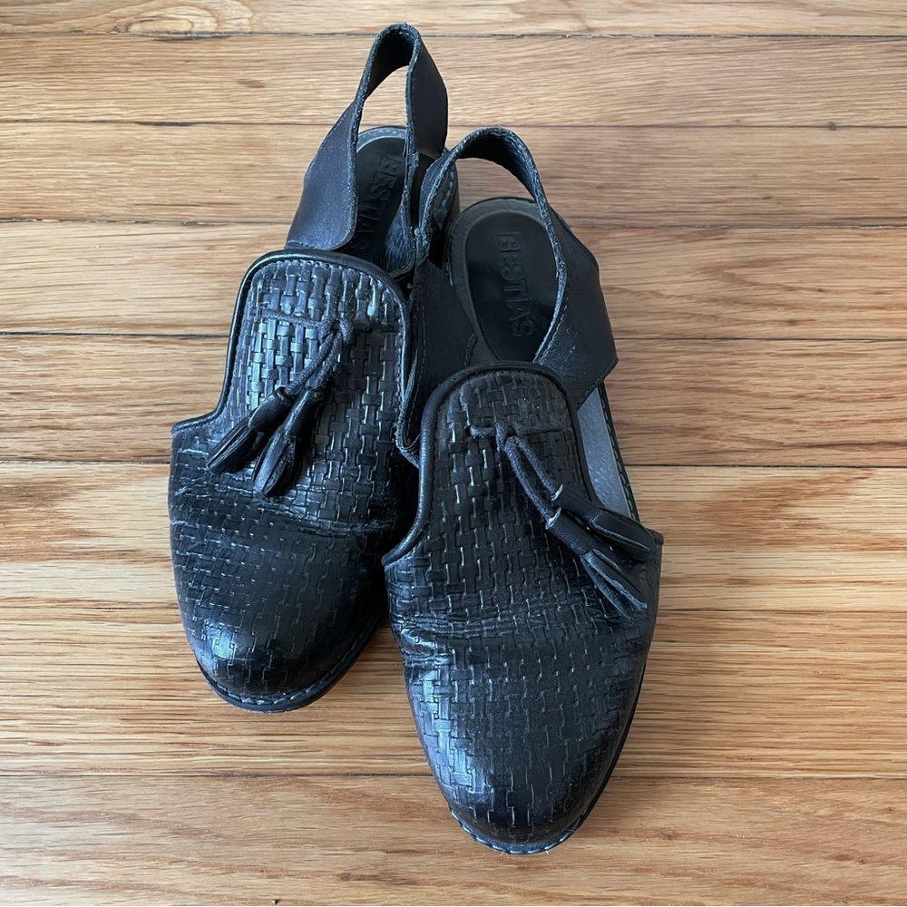 Leather shoes made in Chile. Size 7.
